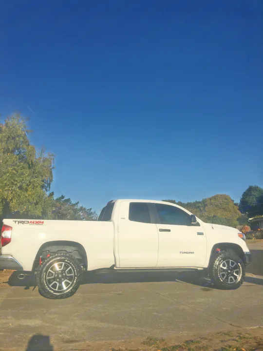 TUNDRA TOYOTA 2015