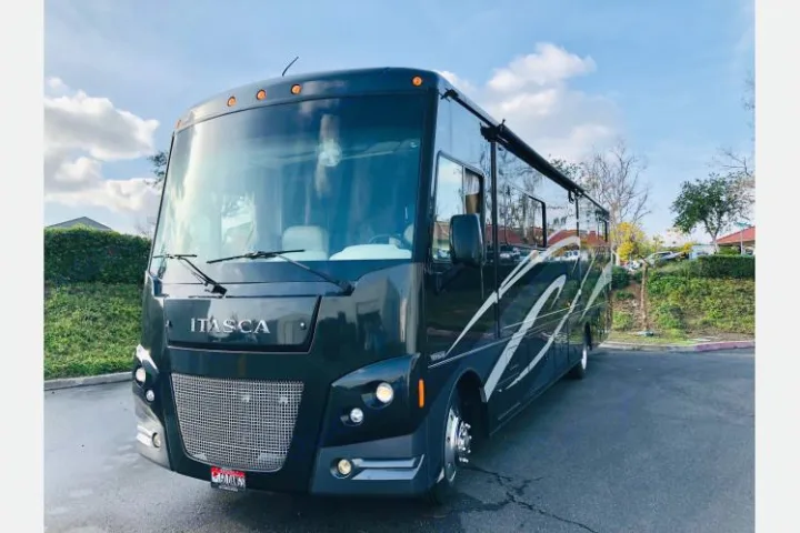 Winnebago Itasca Sunova 2016