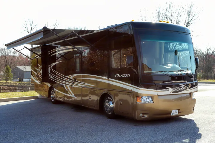 Thor Motor Coach Palazzo 2014