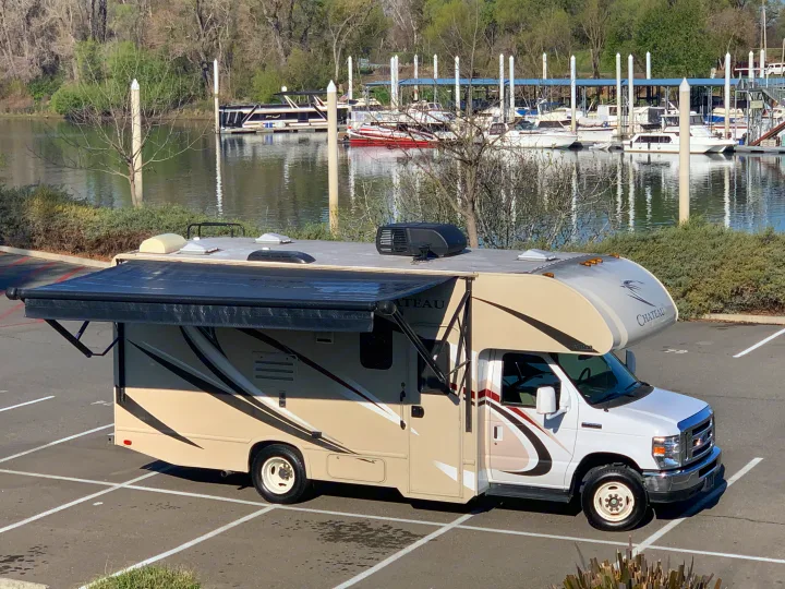 large awning with LED lighting. Thor Motor Coach Chateau 2017