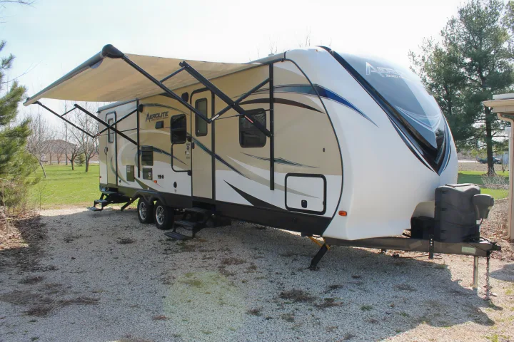 Porch Cover. Dutchmen Aerolite 2017