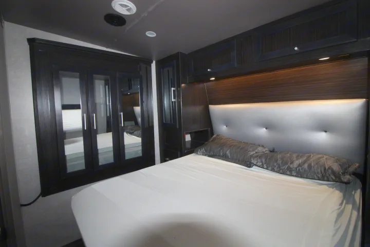 Eclipse Recreational Vehicles Attitude 2019