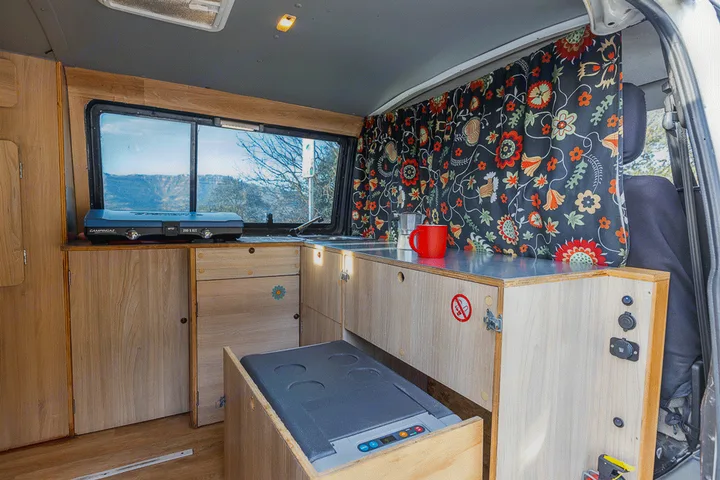 Fridge. Volkswagen T4 1995