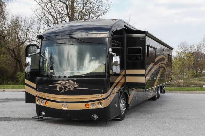 American Coach American Allegiance 42t 2016