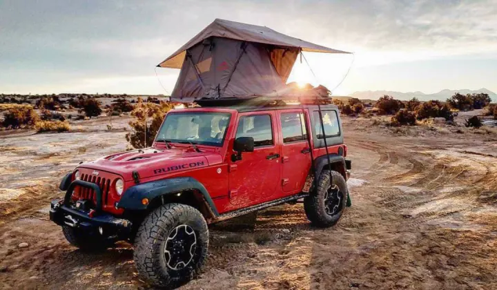 Rubicon equipped with rooftop tent.
. Jeep Wrangler Rubicon Unlimited 2014