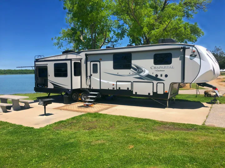 Coachmen Chaparral 2019