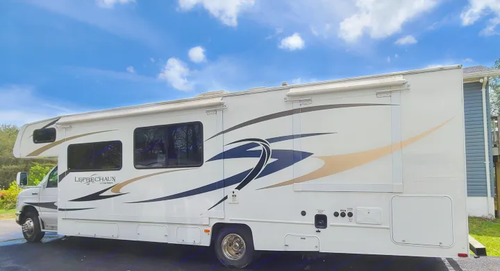 Coachmen Leprechaun 2014