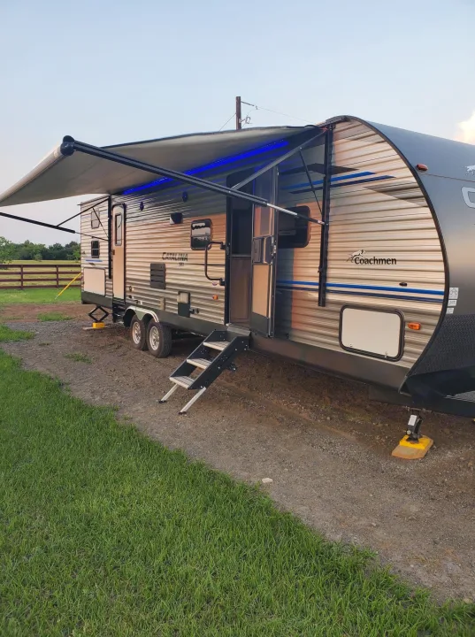 Exterior entrance. Coachmen Catalina 321BHDS 2020