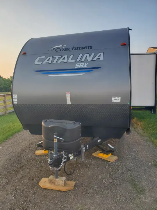 Front of rig with hitch. Coachmen Catalina 321BHDS 2020