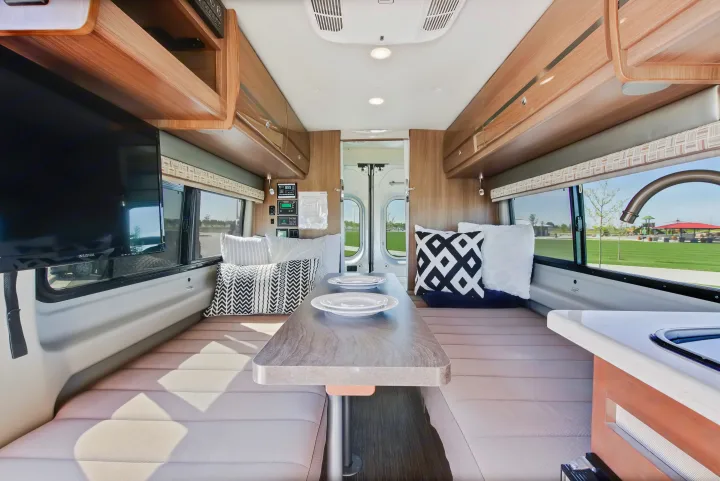Winnebago Travato 59K 2017