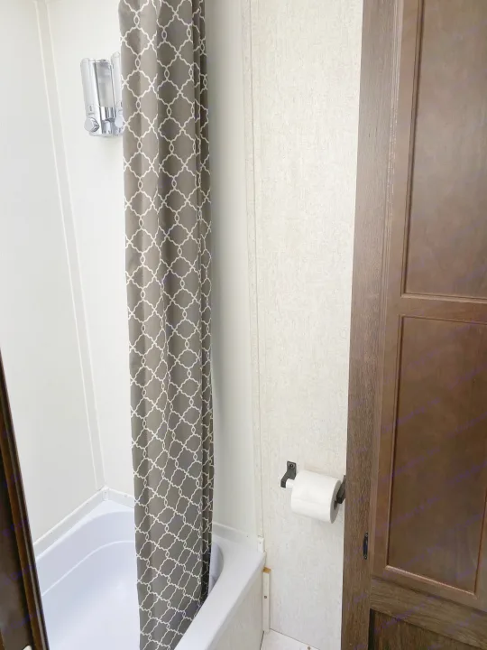 Shower/Tub. Starcraft Avalon 2018