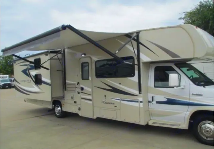 Coachmen Leprechaun 2016