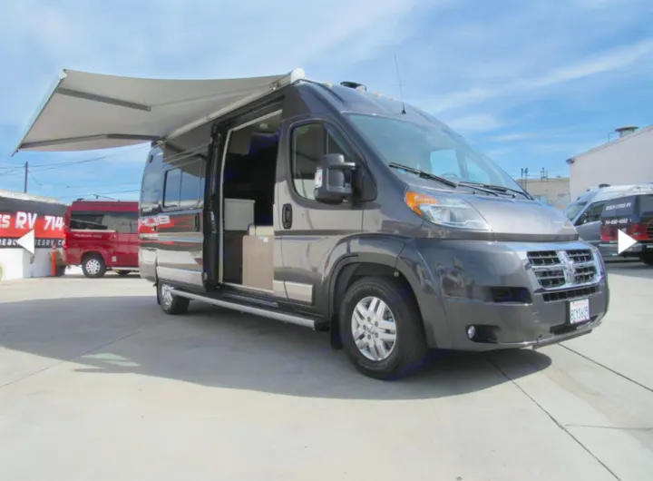 Automatic awning. Winnebago Travato 2018