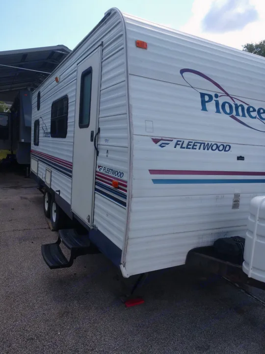 Fleetwood Pioneer 2005