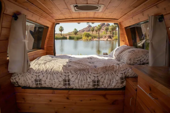 Ford E350 2009