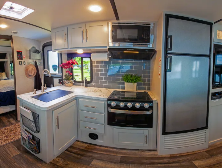 Kitchen wide view.. Keystone Bullet 2020