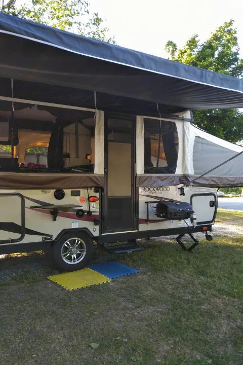 Forest River Rockwood Premier 2017