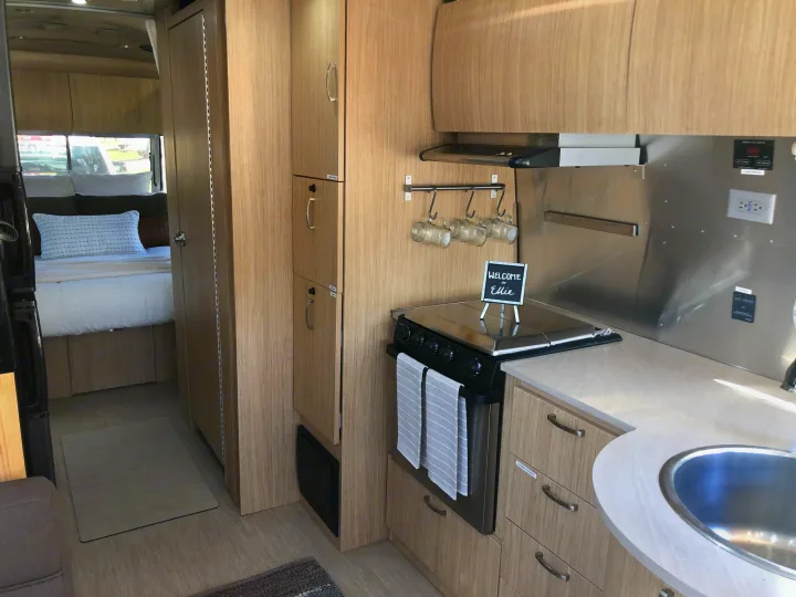 Kitchen. Airstream Flying Cloud 2018