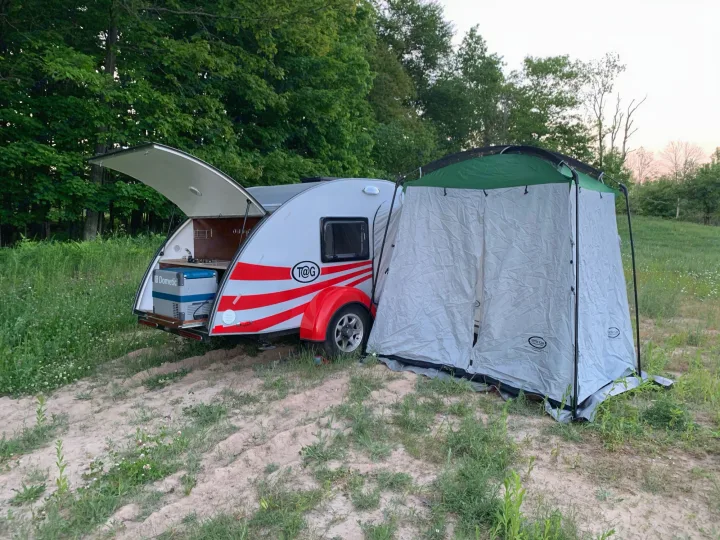 Experience nature with this T@G teardrop rv rental, equipped with an outdoor kitchen and large annex tent.. T@G T@G Trailer 2016