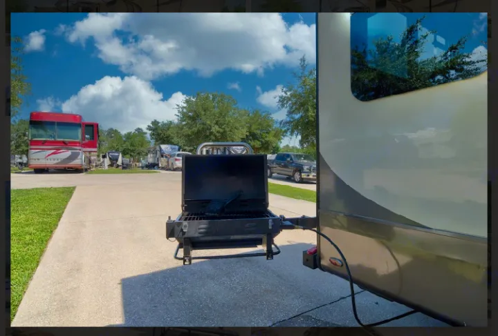 Barbecue pit. Jayco North Point 2018