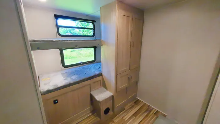 Coachmen Freedom Express 2020