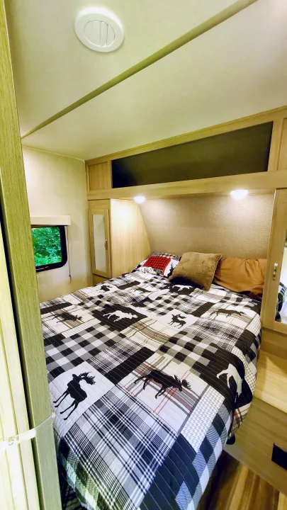 Coachmen Freedom Express 2020