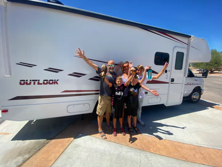 Perfect for Families! These were my first renters and went on a 10 day adventure. Both at RV parks and off thegrid!. Winnebago Outlook 2019