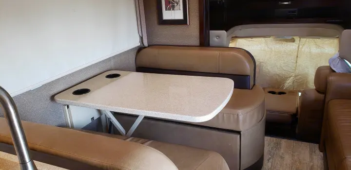 Thor Motor Coach Four Winds 2016