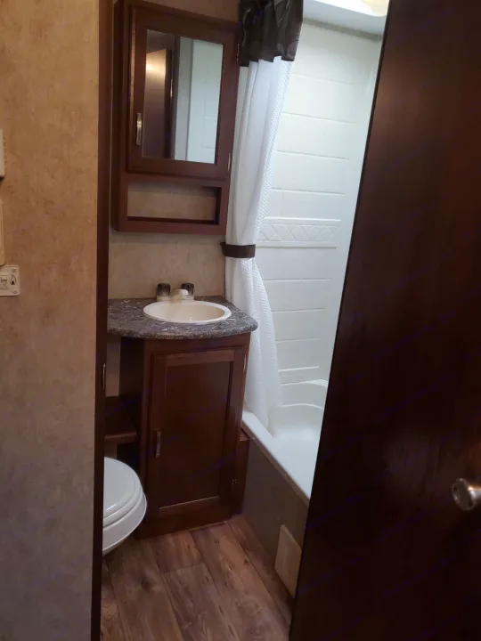 Full Bathroom.. Keystone Passport 2016