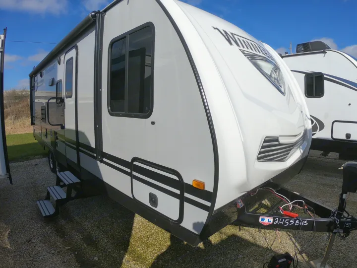 Travel Trailer. Winnebago Micro Minnie 2455BH 2020