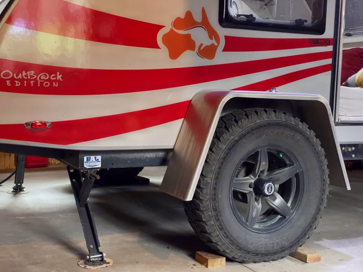 Stabilizing jacks and off road tires, with independent suspension.. T@B Other 2018