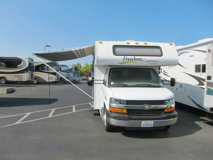 Note: I removed the awning since I never used it.. Coachmen Freedom Express 2008