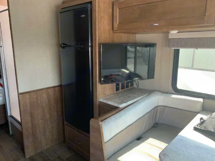 Winnebago Intent 2020