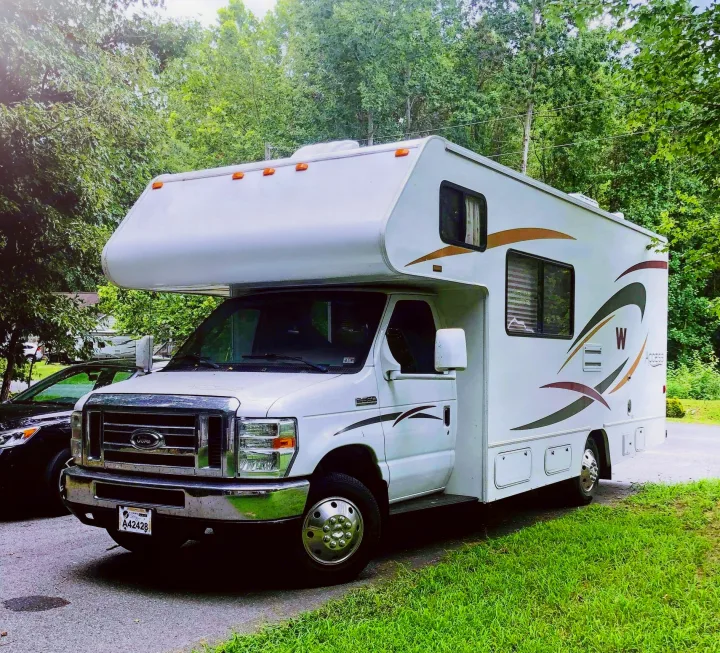 Winnebago Access 2008
