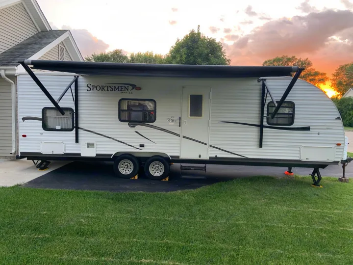 Side view. Kz Traveler Travel Trailer 2009