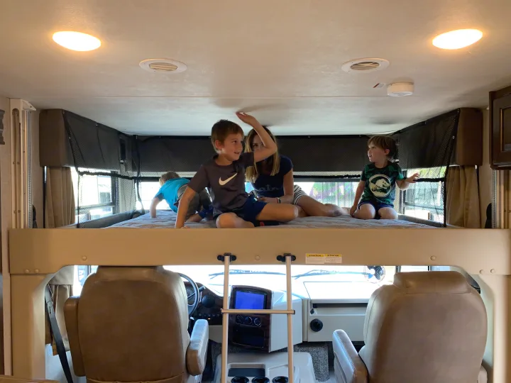 Bunk bed (pls note picture of from a 2020 model year, but bed is identical). Thor Motor Coach Hurricane 2018