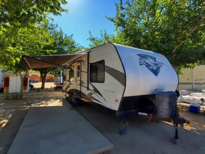 Pacific Coachworks Rage'N 2015