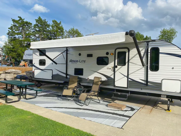 awning side. Gulf Stream Amerilite 2016