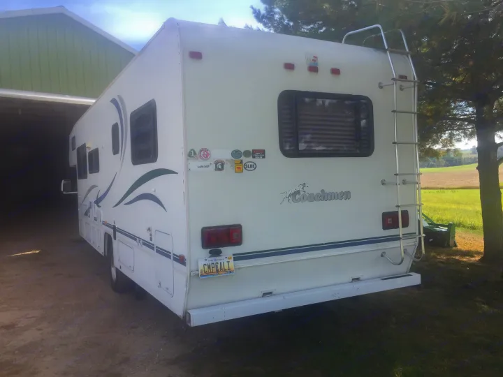 Coachmen Leprechaun 2001