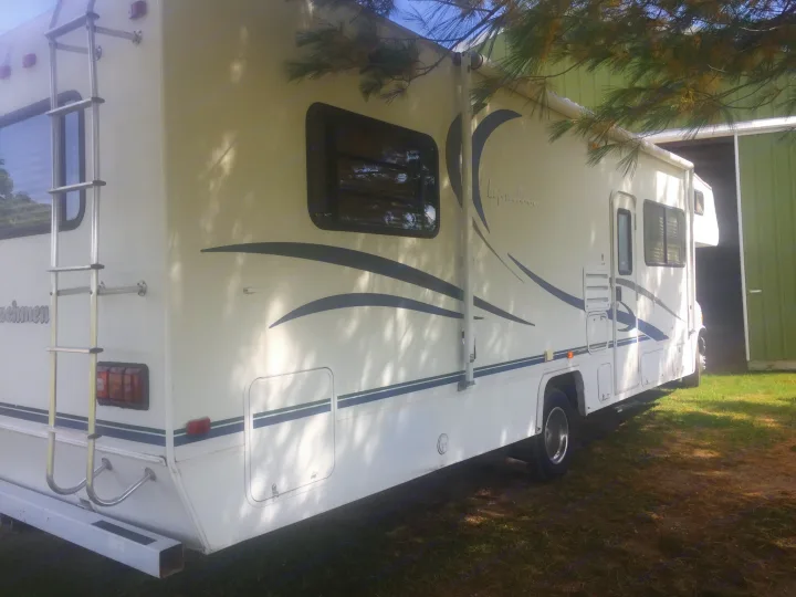 Coachmen Leprechaun 2001