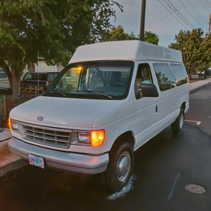Wheel chair access for 3 chairs. Ford Econoline Club Wagon 1996