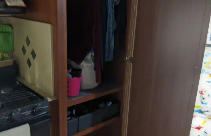 Ample closet storage for hanging clothes. Tioga Ranger 2011
