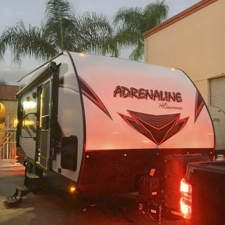 Coachmen Adrenaline 2017