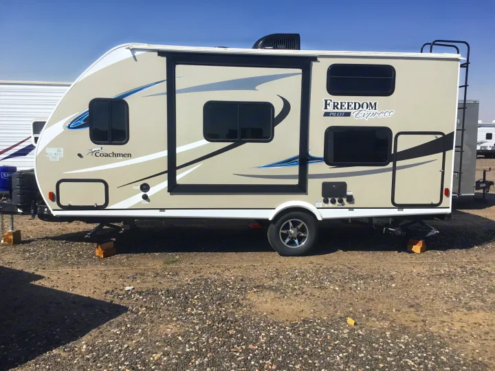 Coachmen Freedom Express 2018