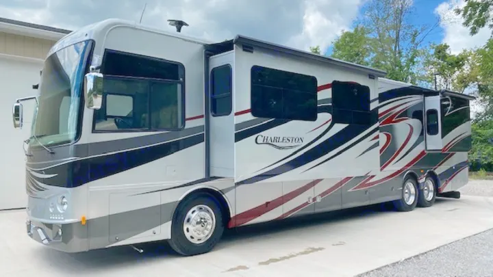 Spacious Charleston motorhome with extended slide-outs, sleek gray & black design. Perfect for your next rv rental adventure.. Charleston Charleston Motorhome 2015