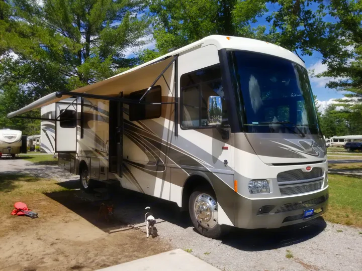 Winnebago Adventurer 2013