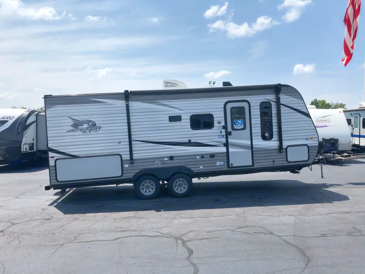 This sleek Jayco travel trailer is a perfect RV rental option. Features include dual axles, awning, and roof AC.. Jayco Jay Flight 2021