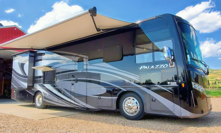 Thor Motor Coach Palazzo 2021
