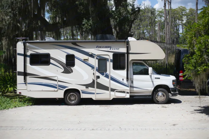Thor Motor Coach Freedom Elite 2015