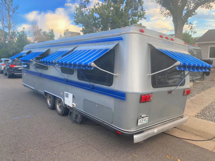 Airstream Land Yacht 1990
